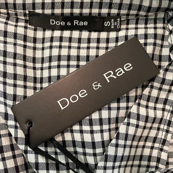 New ~ DOE & RAE ~ Strappy back blouse Sz S ~ Fall layering - Picture 4 of 6
